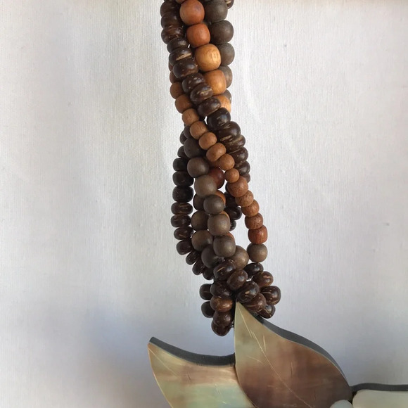 Abalone brown-toned statement necklace with beads - Picture 3 of 4